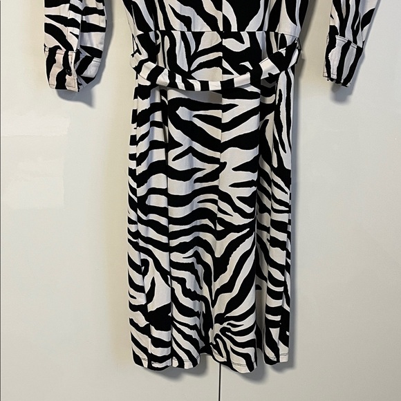 Larry Levine Black and White Zebra Print Belted Midi Shirt Dress, Size M - Picture 9 of 10